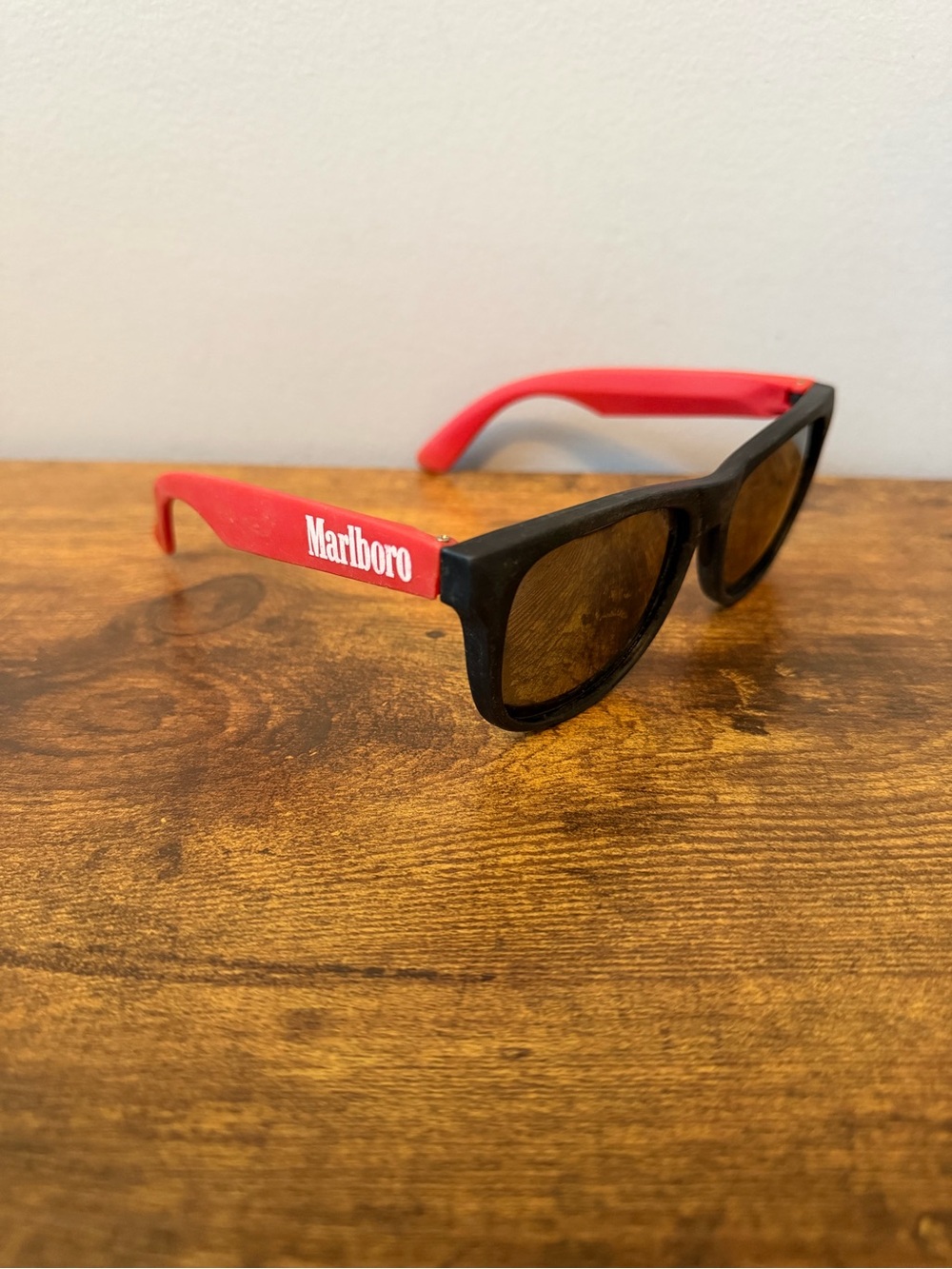 Marlboro Vintage Red Black Sunglasses Square Frame Promo Logo Shades Retro